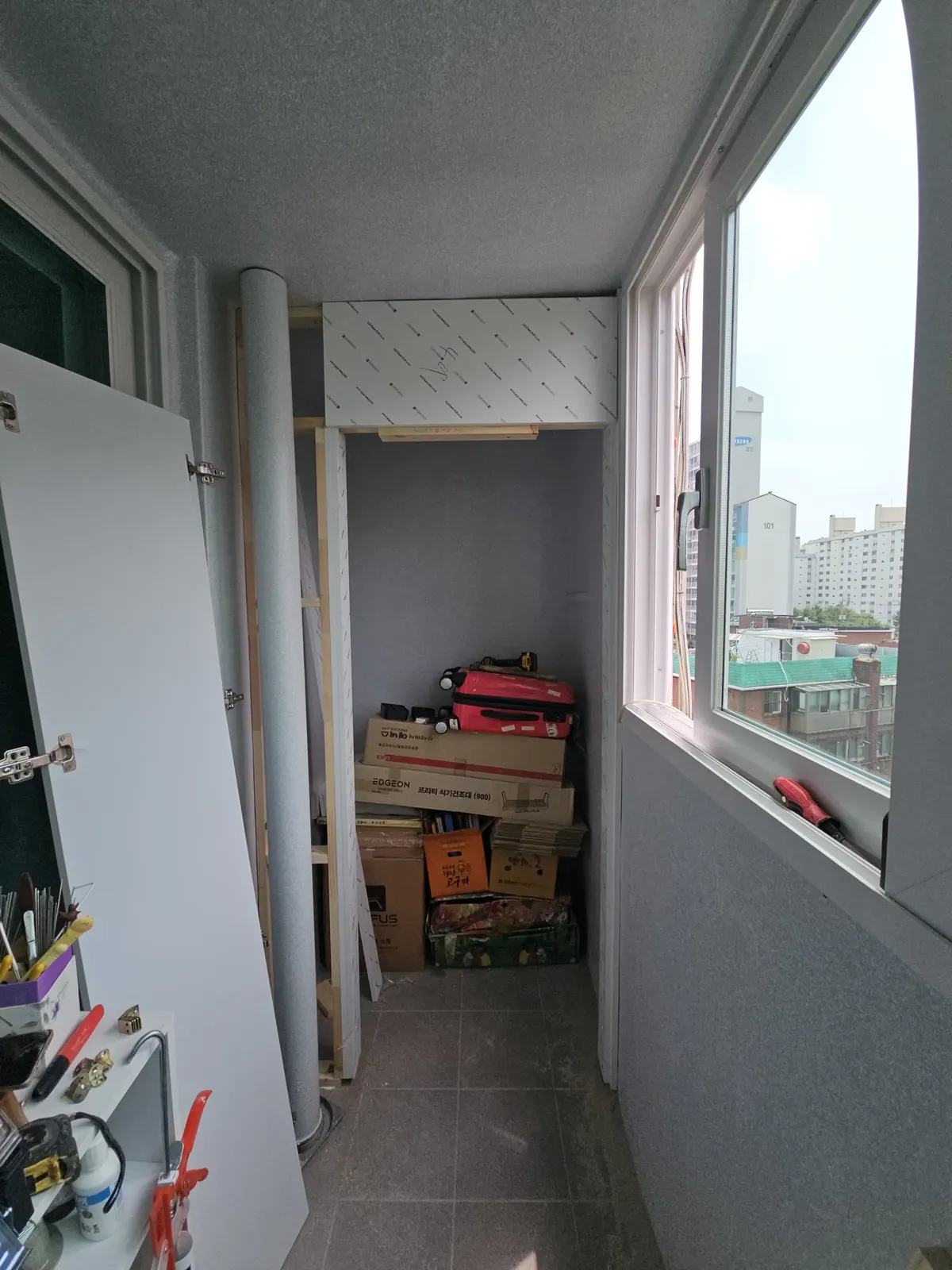 중문 설치 - 문틀 상부 프레임 작업