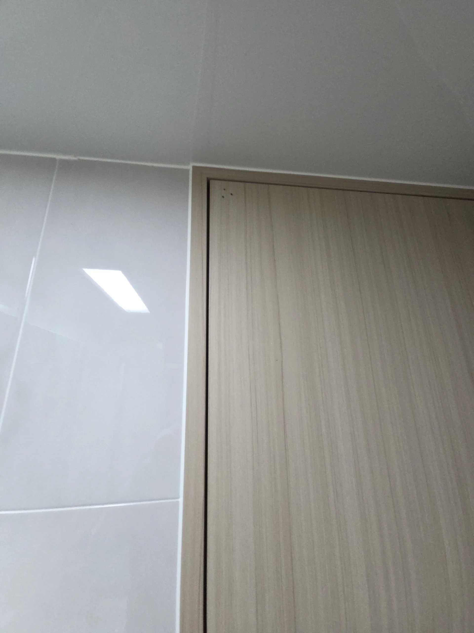 문짝 습기 부풀음 수리 작업 완료 상태 실제 현장사진