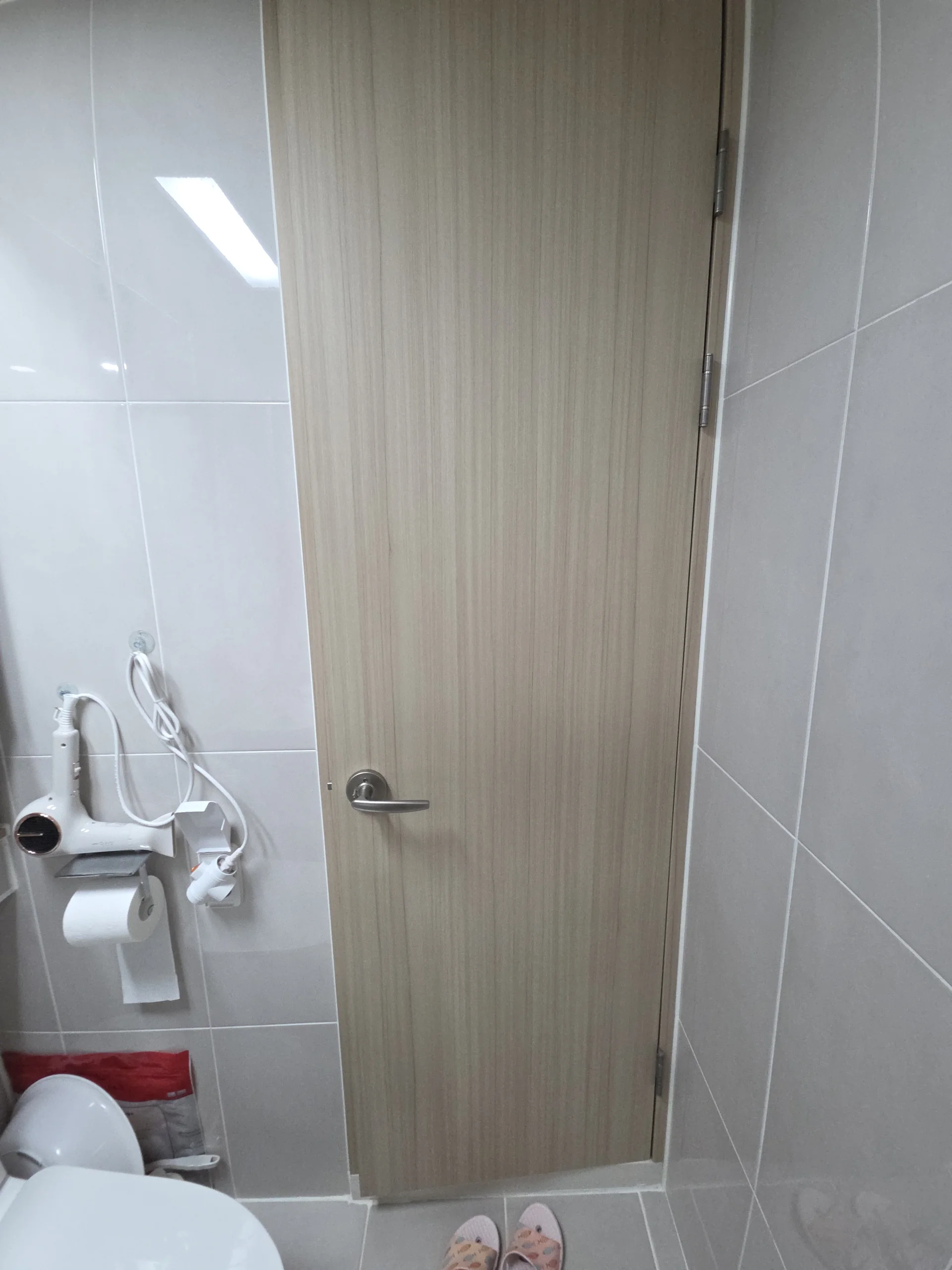 문짝 습기 부풀음 수리 문제 부위 확인 실제 현장사진