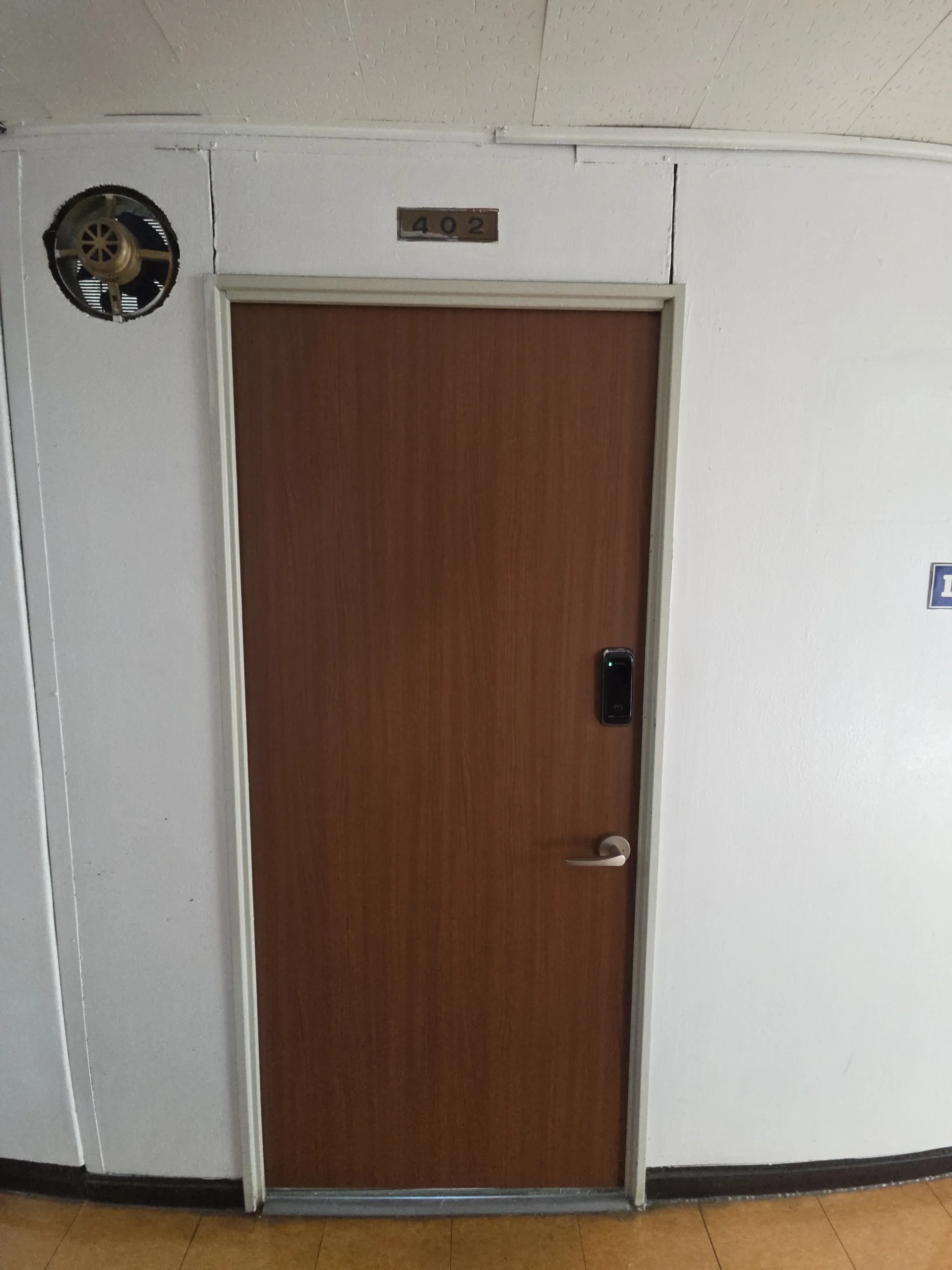 상가·사무실 문짝교체 완료 후 개폐 확인 실제 현장사진